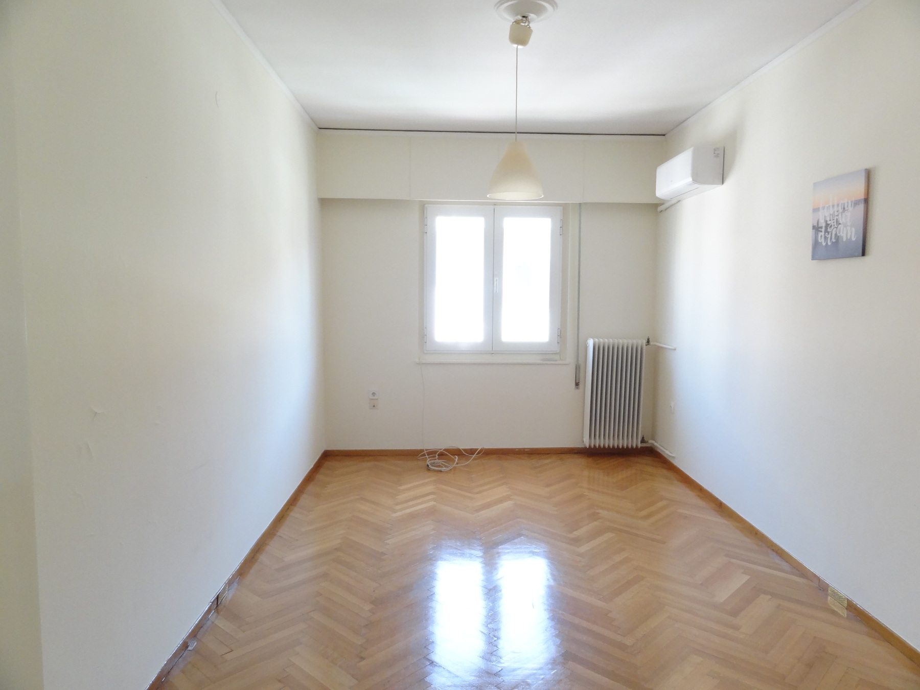 Rent a 2 bedrooms apartment of 80sqm. 3rd floor in the center of Ioannina