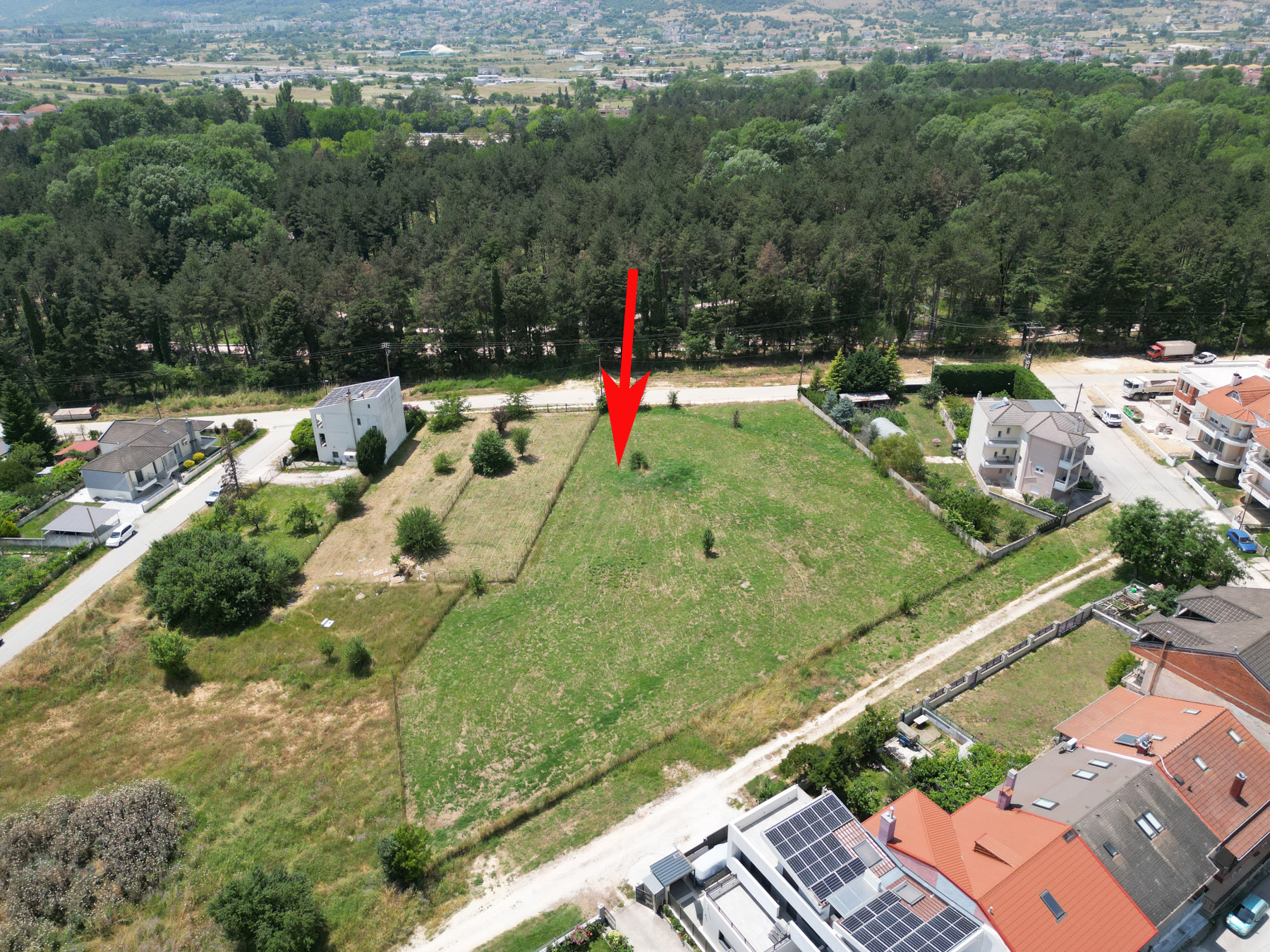 Πωλείται οικόπεδο 856 τ.μ. με ΣΔ 0.6 δίπλα στο δάσος στο Γιαννιώτικο σαλόνι στα Ιωάννινα