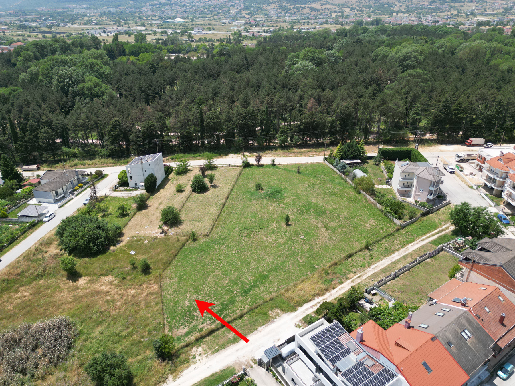 Πωλείται οικόπεδο 456 τ.μ. με ΣΔ 0.6 δίπλα στο δάσος στο Γιαννιώτικο σαλόνι στα Ιωάννινα